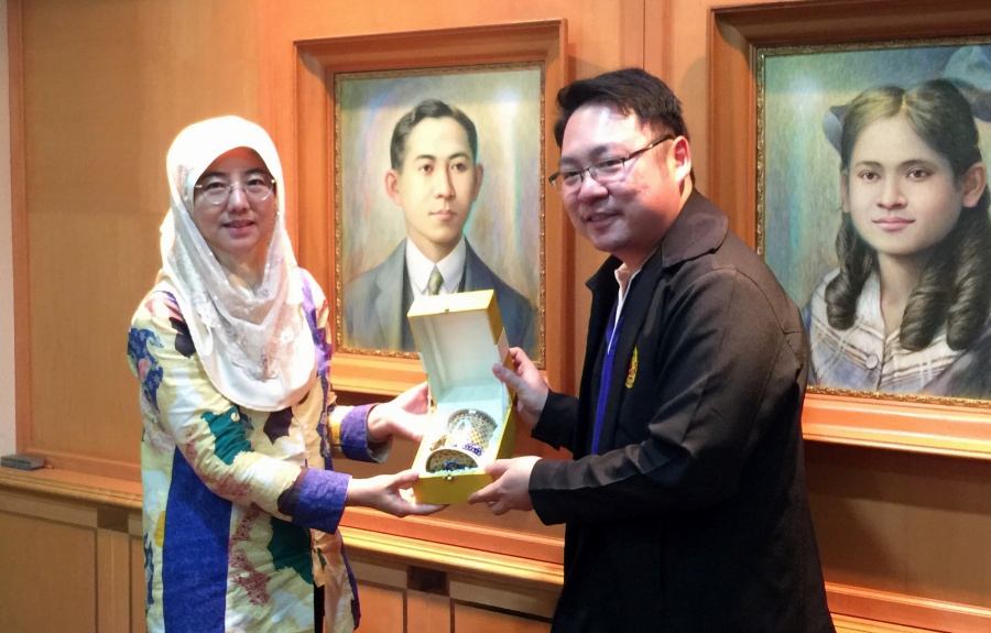 Director of the Soaring Falcon International Sdn. Bhd. visits PSU