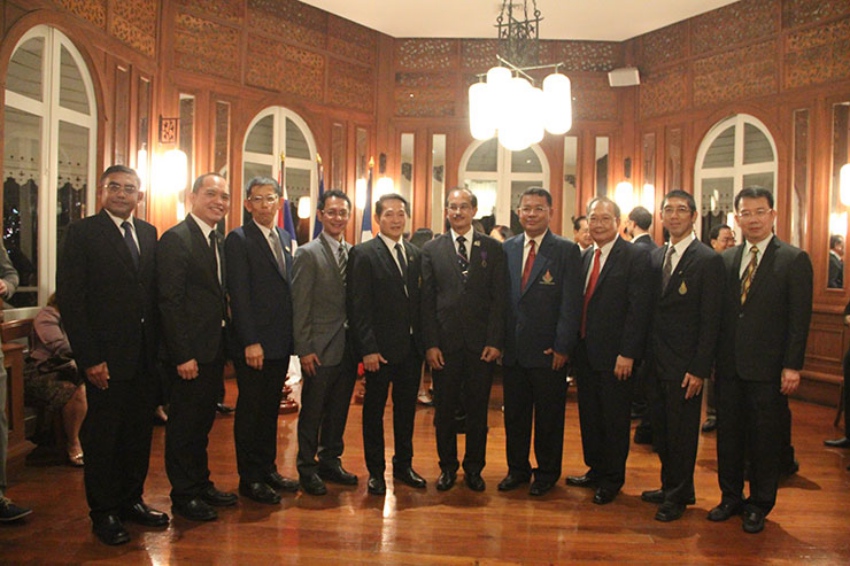 France awards "Palmes Académiques" medal to PSU President