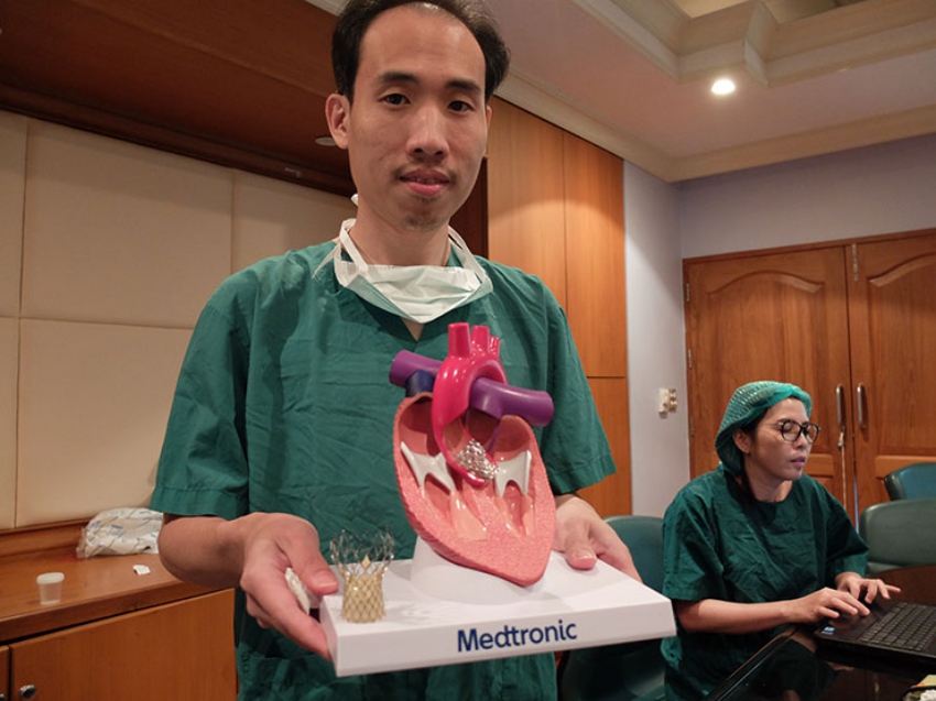 Naradhiwas Rajanagarindra Heart Center replaced heart valve without surgery