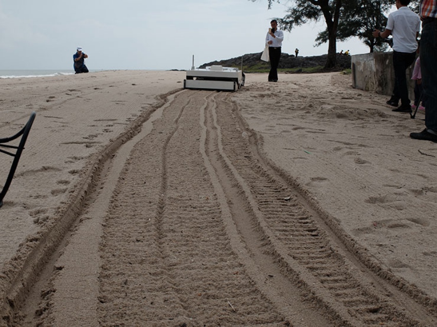 First Thai beach cleaning robot developed by PTTEP and PSU